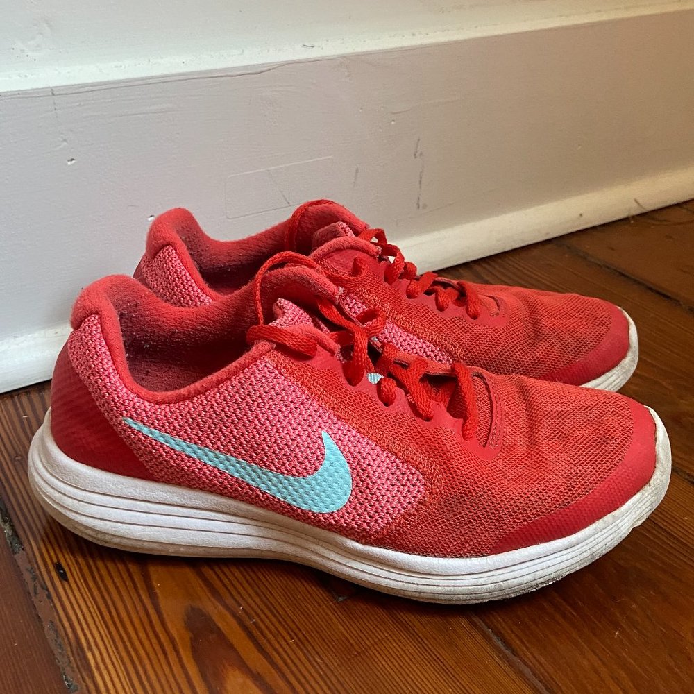 Nike Revolution 3 Running Shoes Sz 5Y/W6.5-7